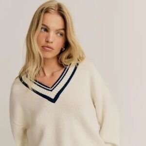 Reformation Jadey Cashmere Oversized V-neck Sweater Ivory - Size L